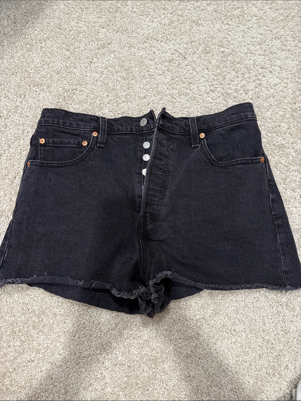 Levi’s shorts size 32